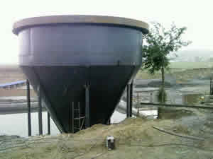 運(yùn)行罐，工作罐